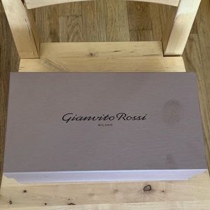 Gianvito Rossi Milano box
